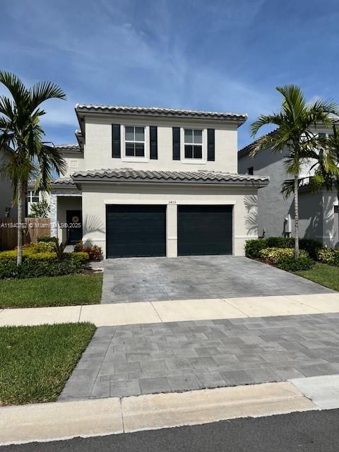 Great single family at the Riviera Community, close to great schools, great restaurants and malls.