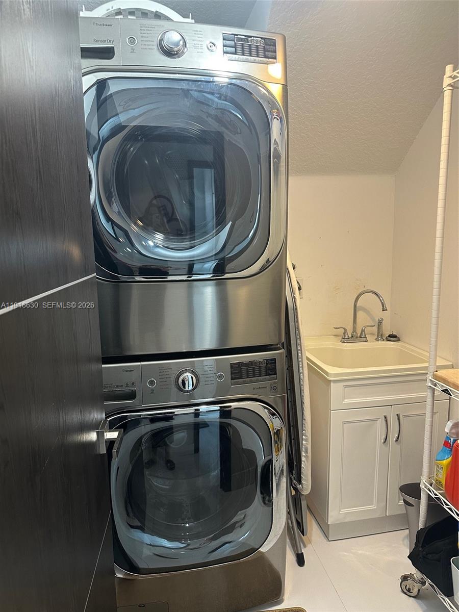 DORAL ISLES ST CROIX 1ST - Residential