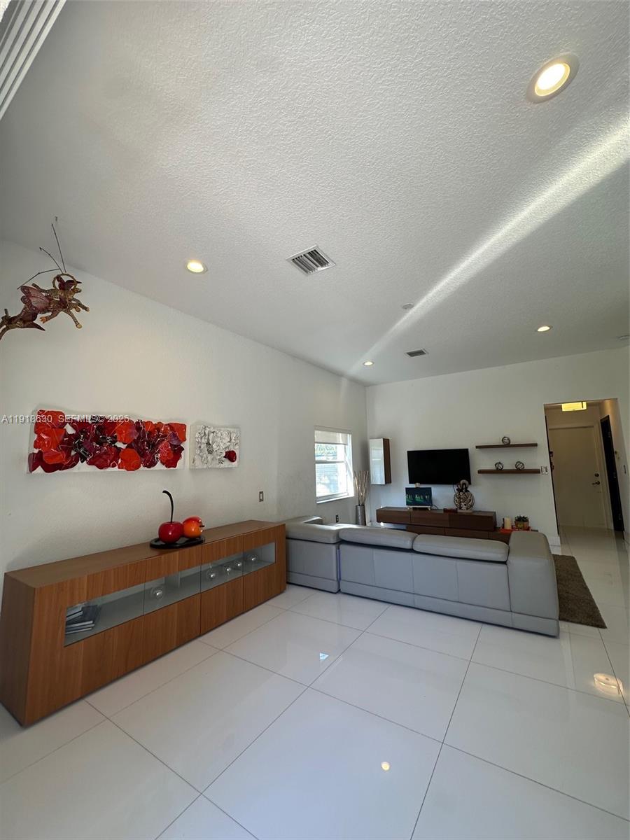 DORAL ISLES ST CROIX 1ST - Residential