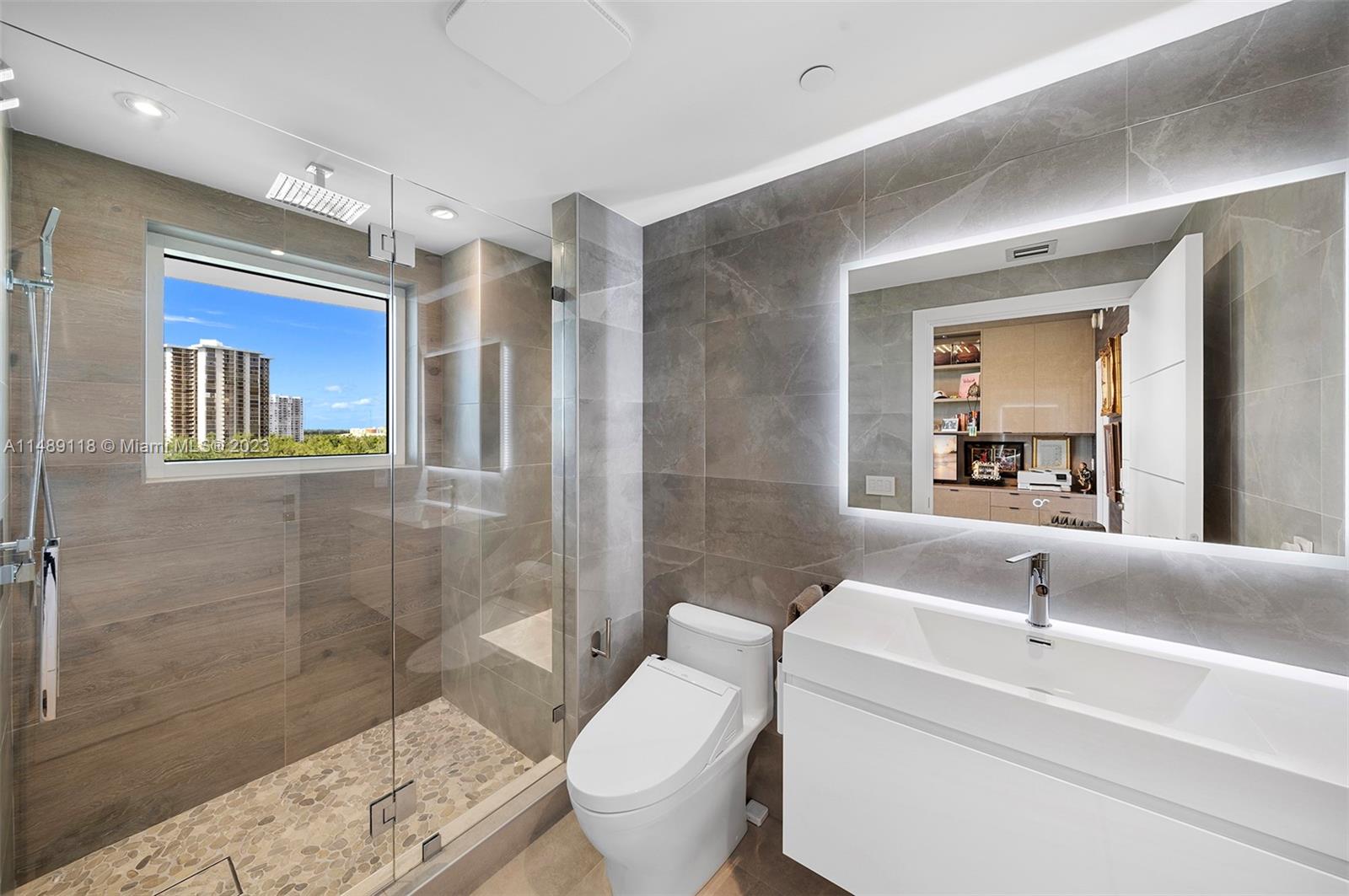 BELLAMARE @ WILLIAMS ISLA - Residential