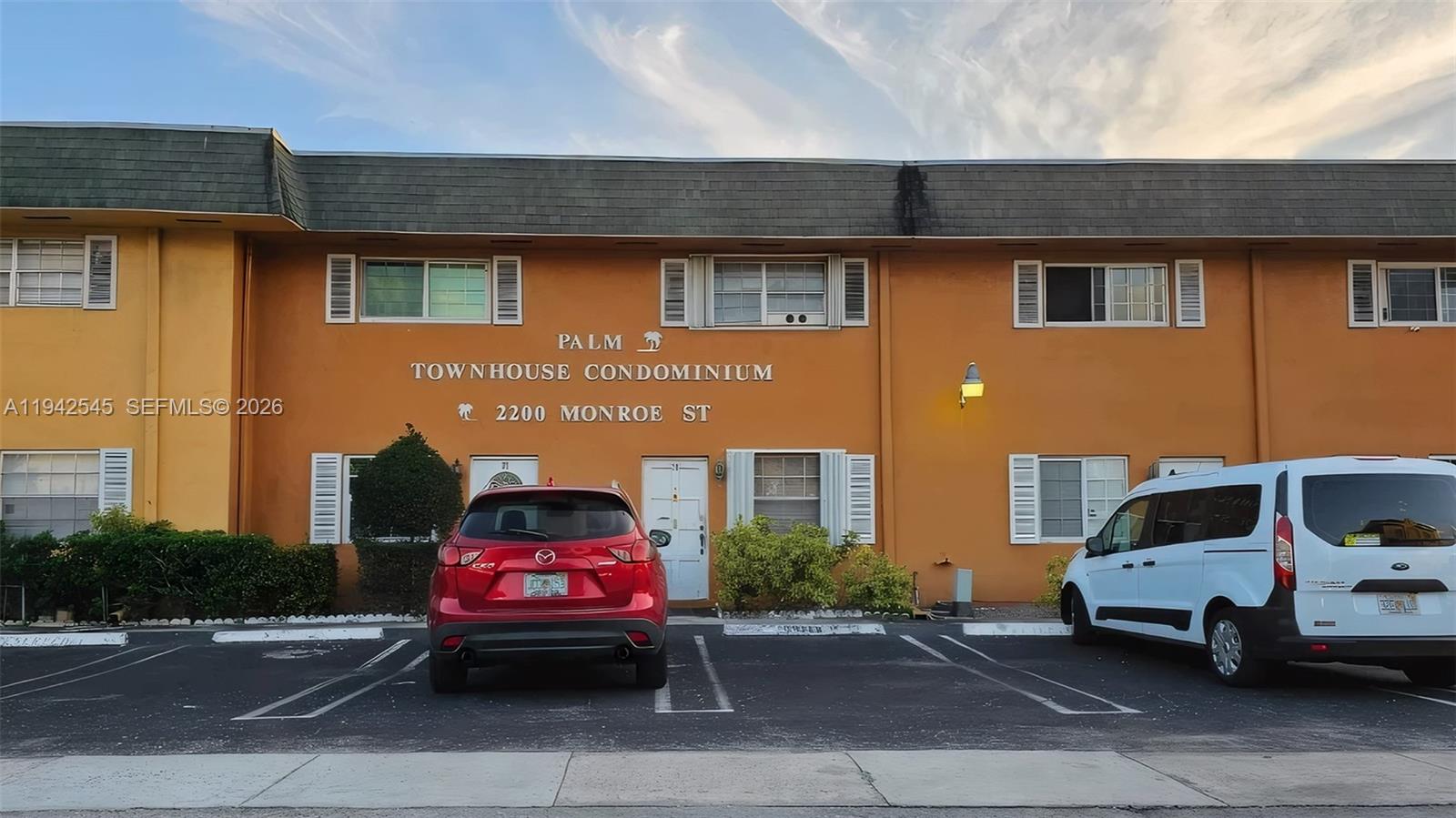 PALM TOWNHOUSE CONDO - Residential