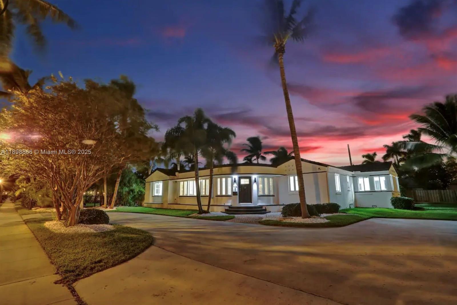 HOLLYWOOD LAKES SECTION - Residential Lease