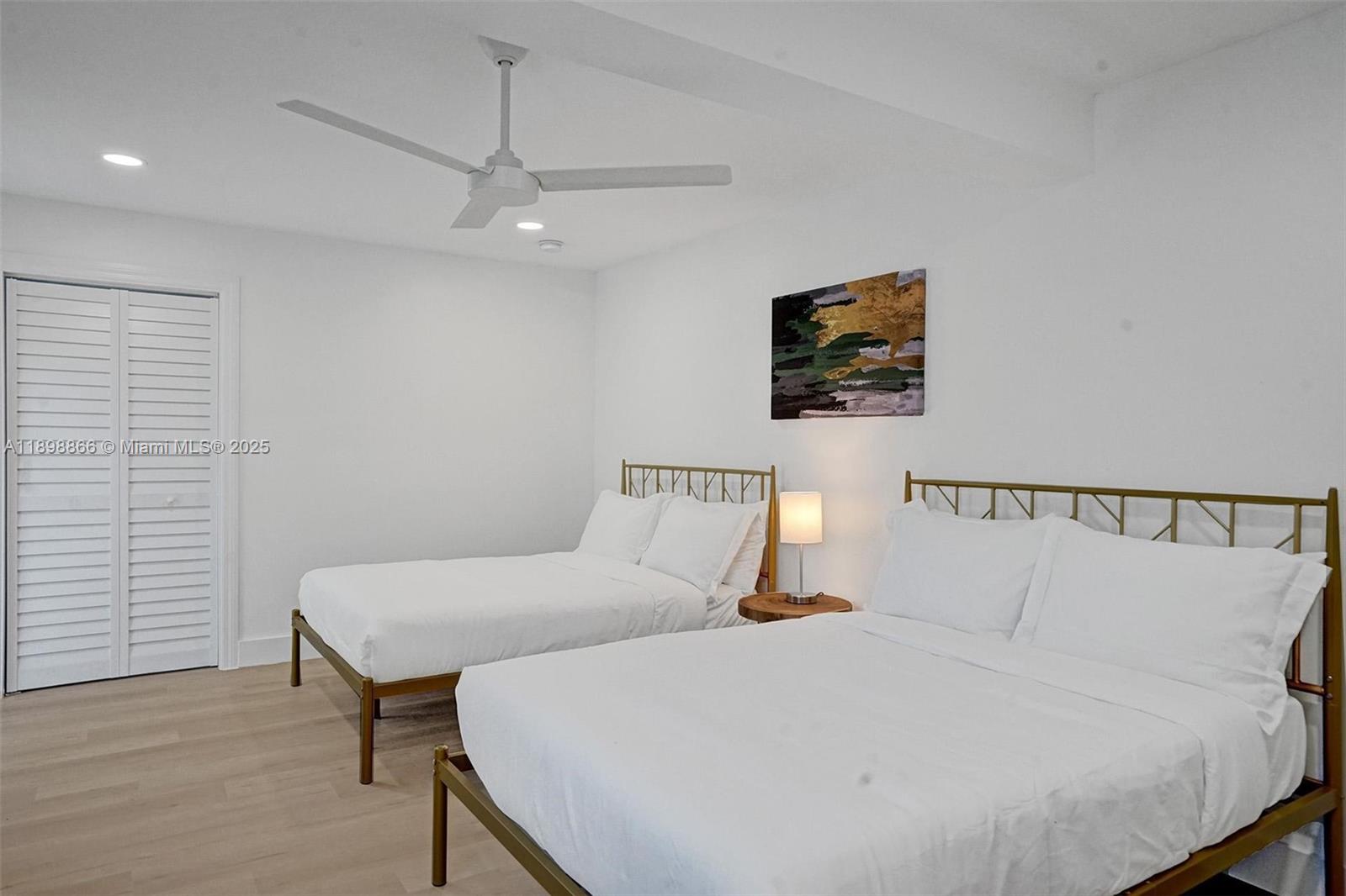 HOLLYWOOD LAKES SECTION - Residential Lease