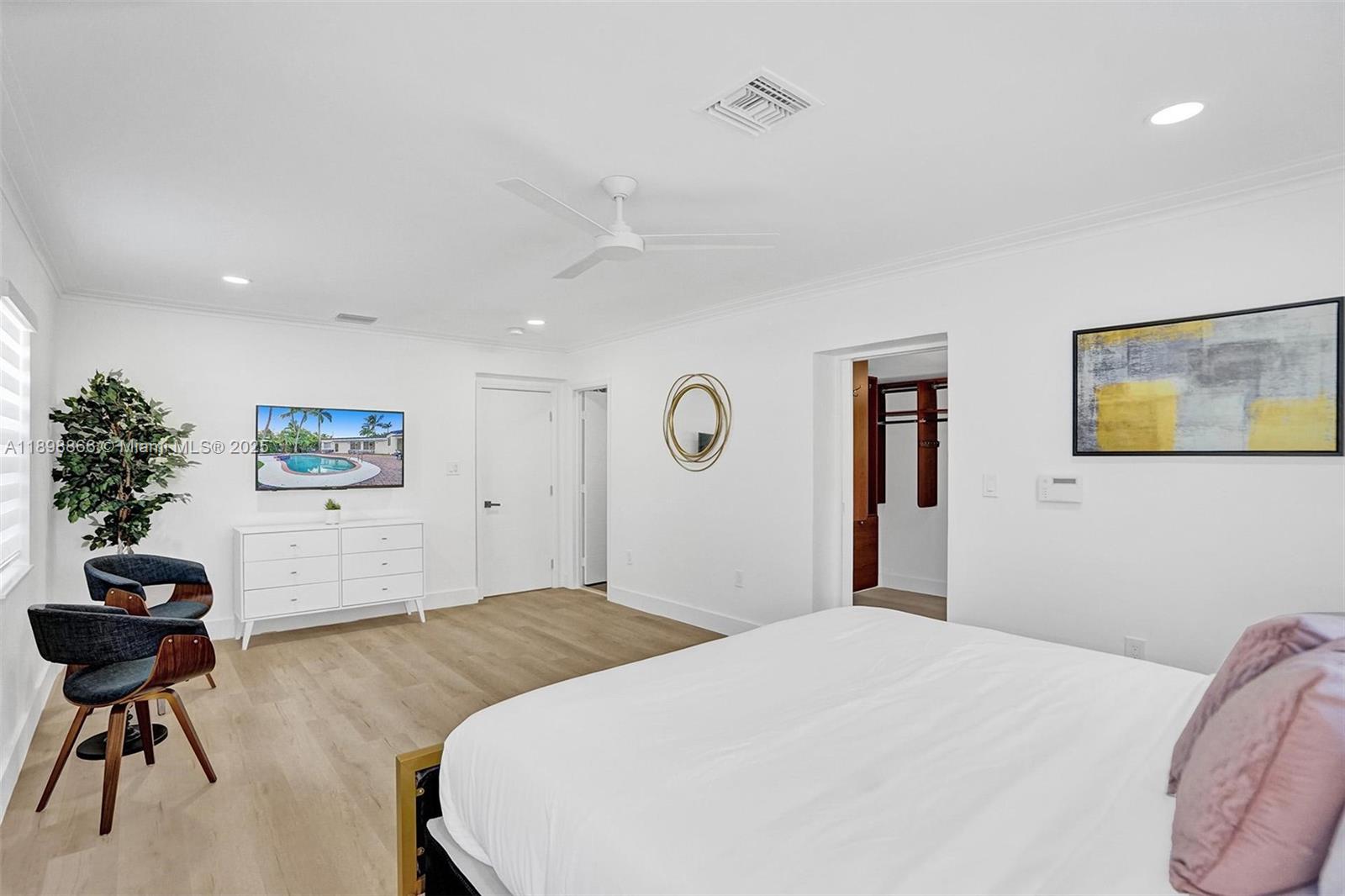 HOLLYWOOD LAKES SECTION - Residential Lease