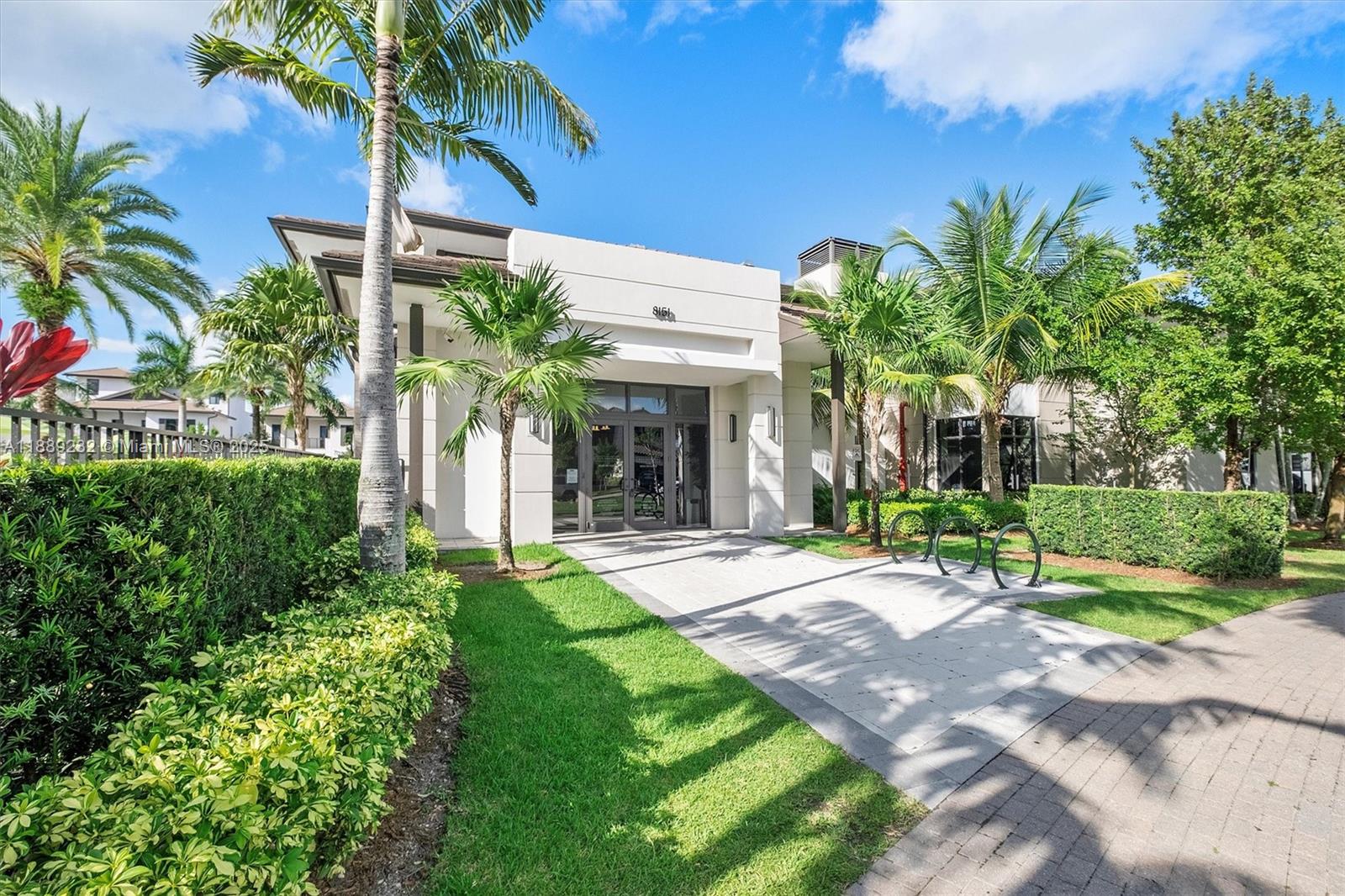 DOWNTOWN DORAL SOUTH PHAS - Residential