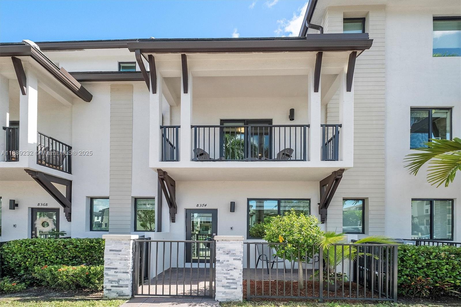 DOWNTOWN DORAL SOUTH PHAS - Residential