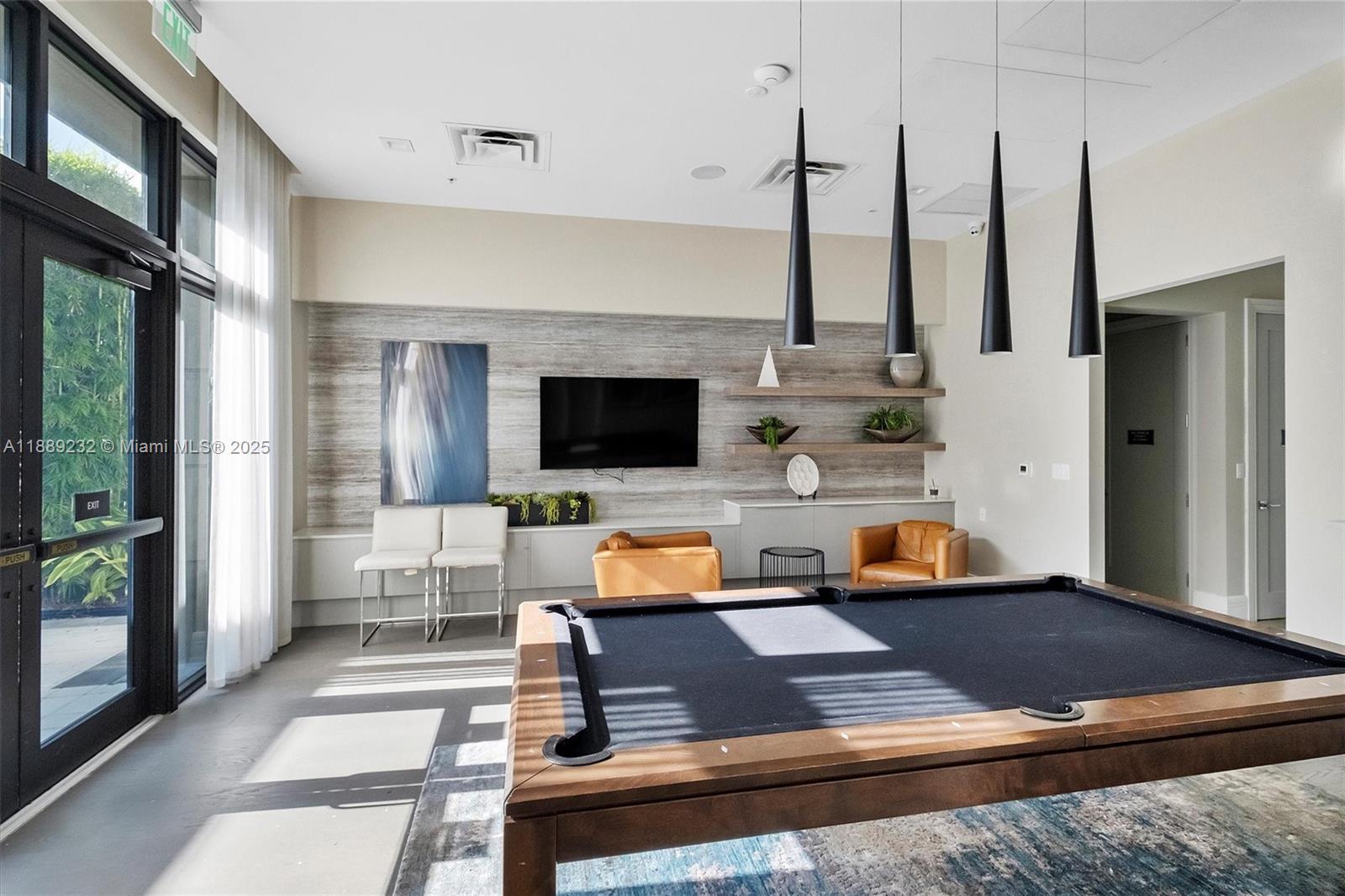 DOWNTOWN DORAL SOUTH PHAS - Residential