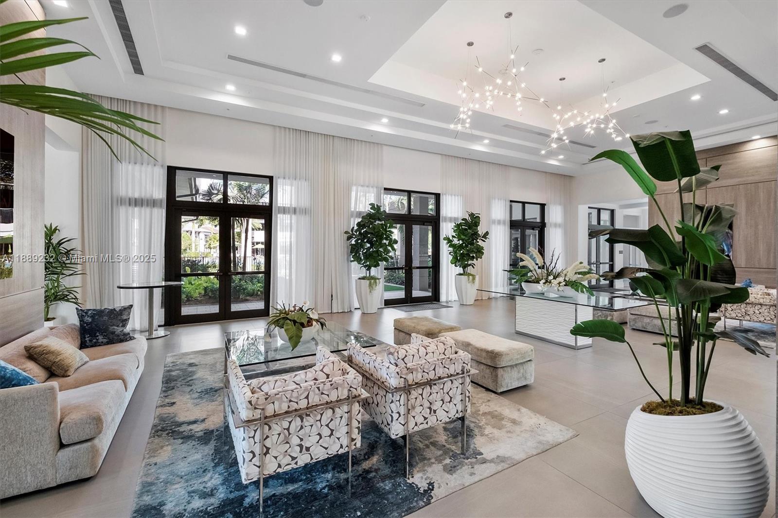 DOWNTOWN DORAL SOUTH PHAS - Residential