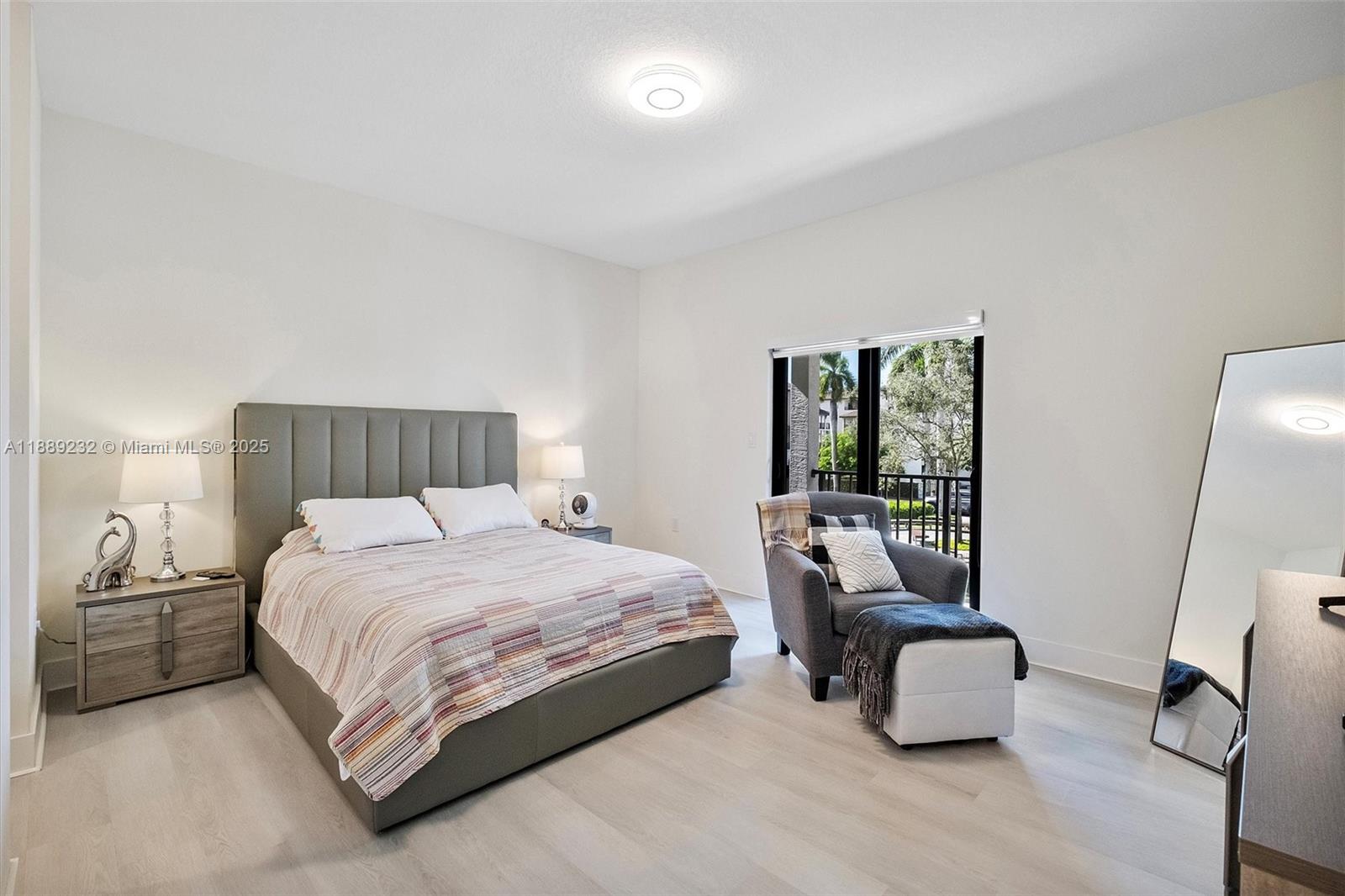 DOWNTOWN DORAL SOUTH PHAS - Residential