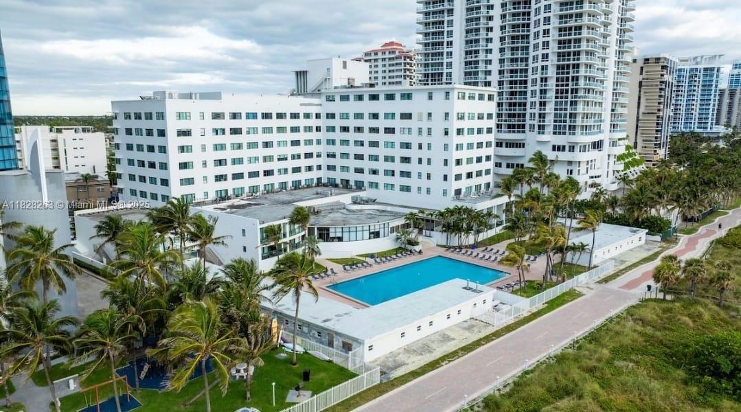 6345 Collins Ave 715