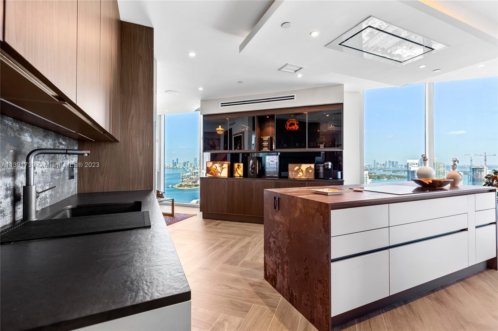 PORTOFINO TOWER CONDO - Residential