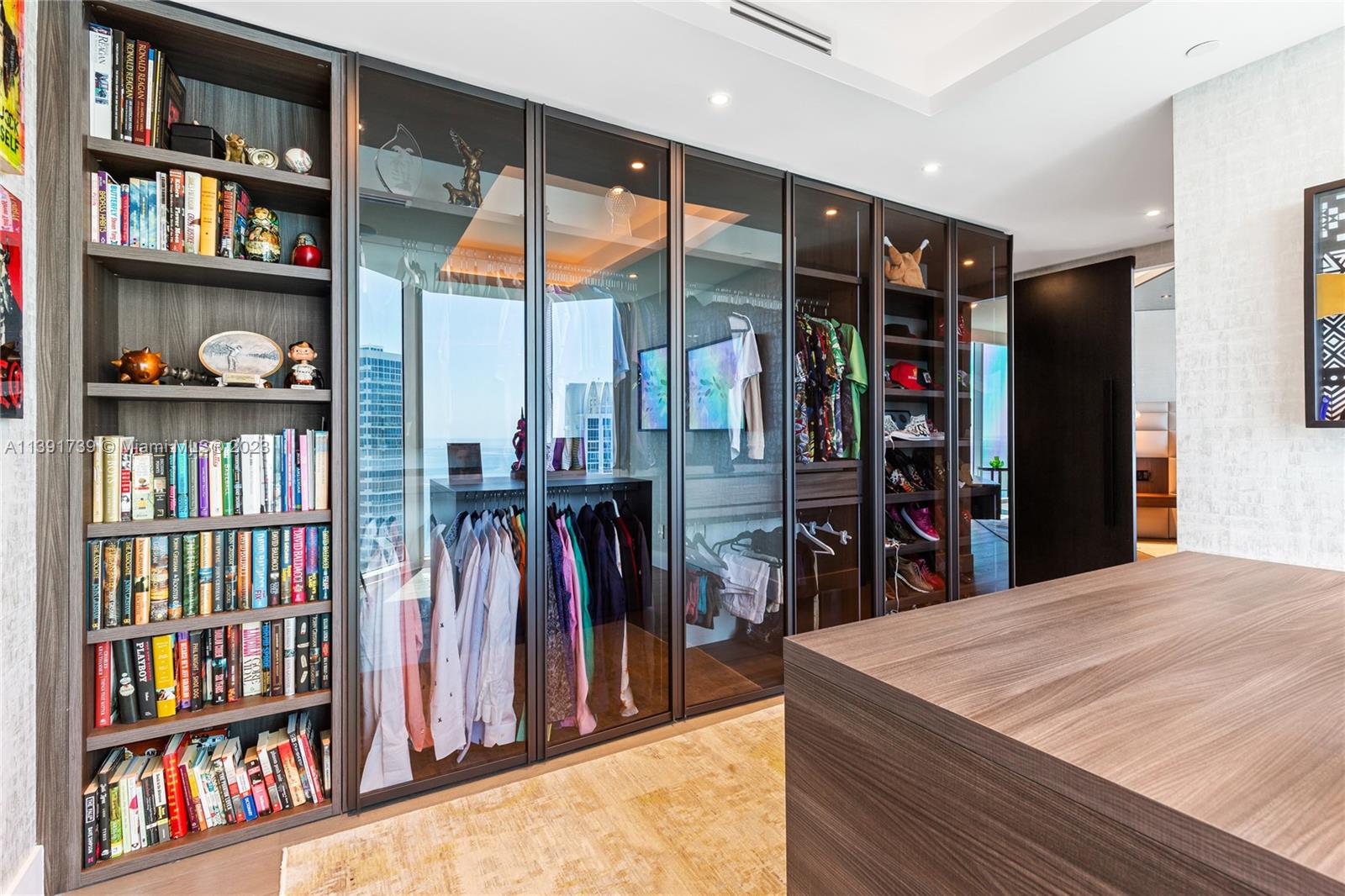 PORTOFINO TOWER CONDO - Residential