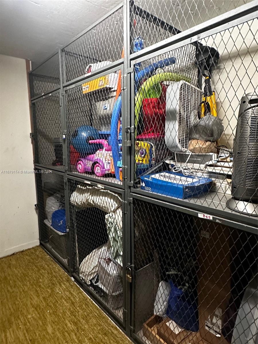 CONDOMINIUM 6 OF ENVIRON - Residential