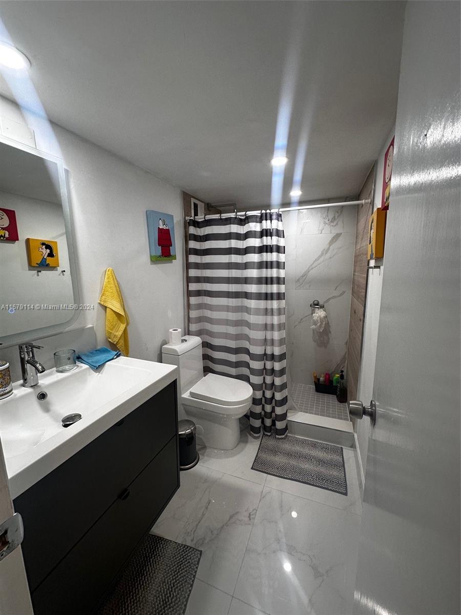 CONDOMINIUM 6 OF ENVIRON - Residential