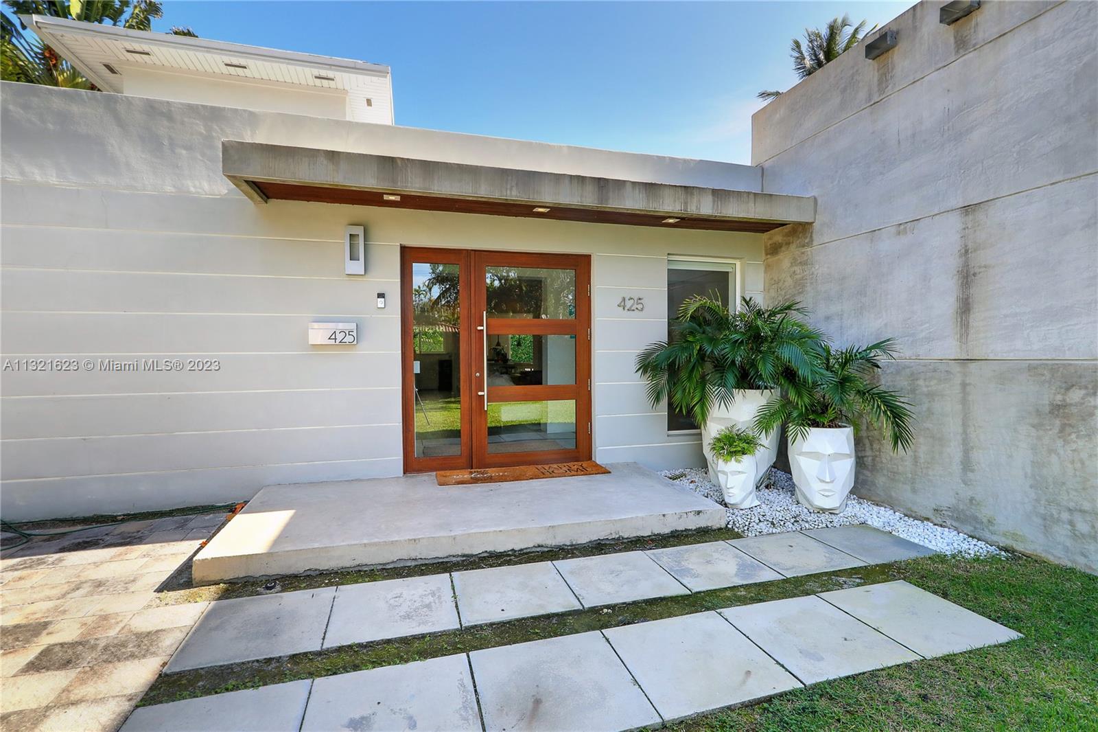 TROPICAL ISLE HOMES SUB 1 - Residential