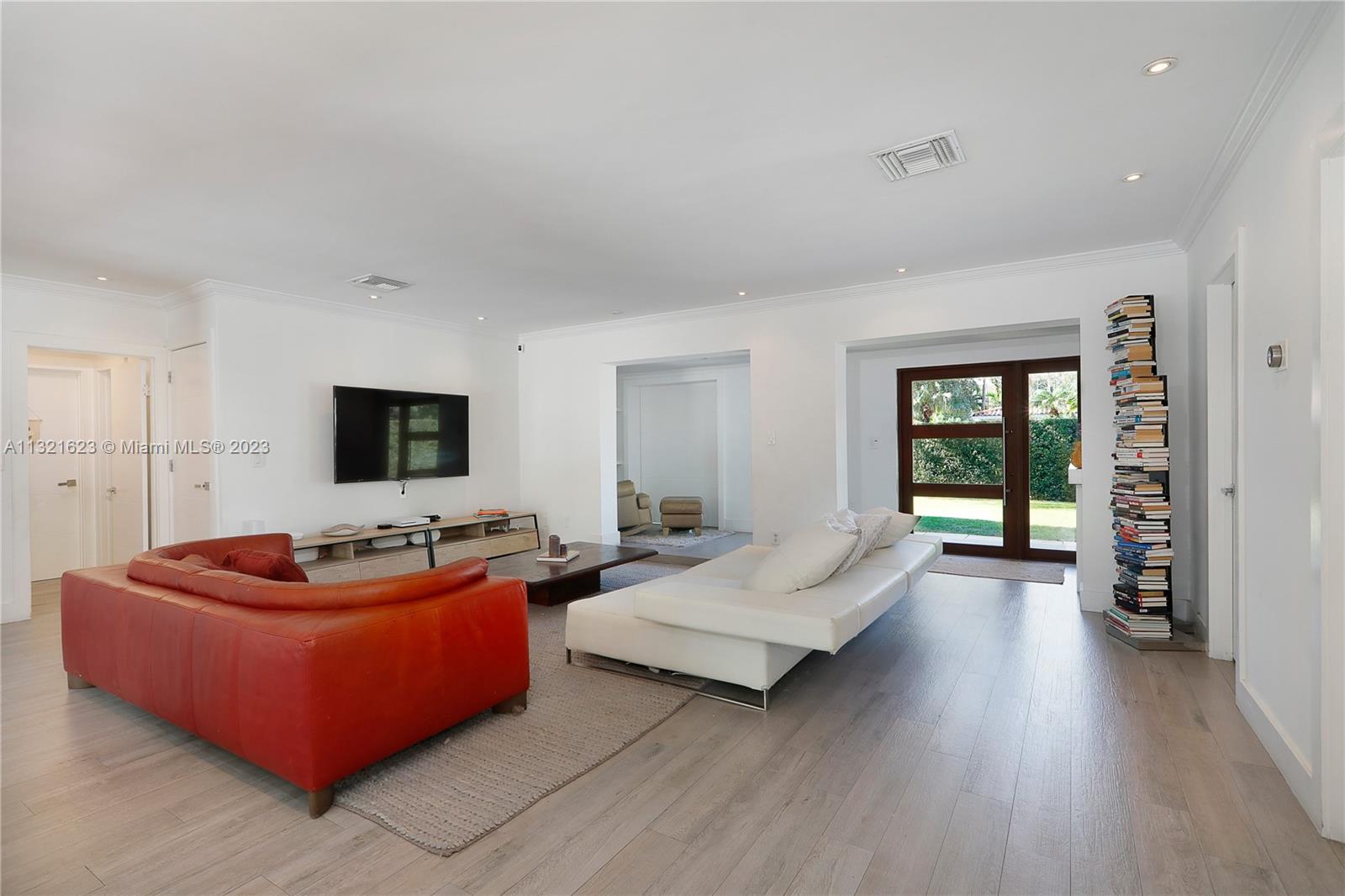 TROPICAL ISLE HOMES SUB 1 - Residential