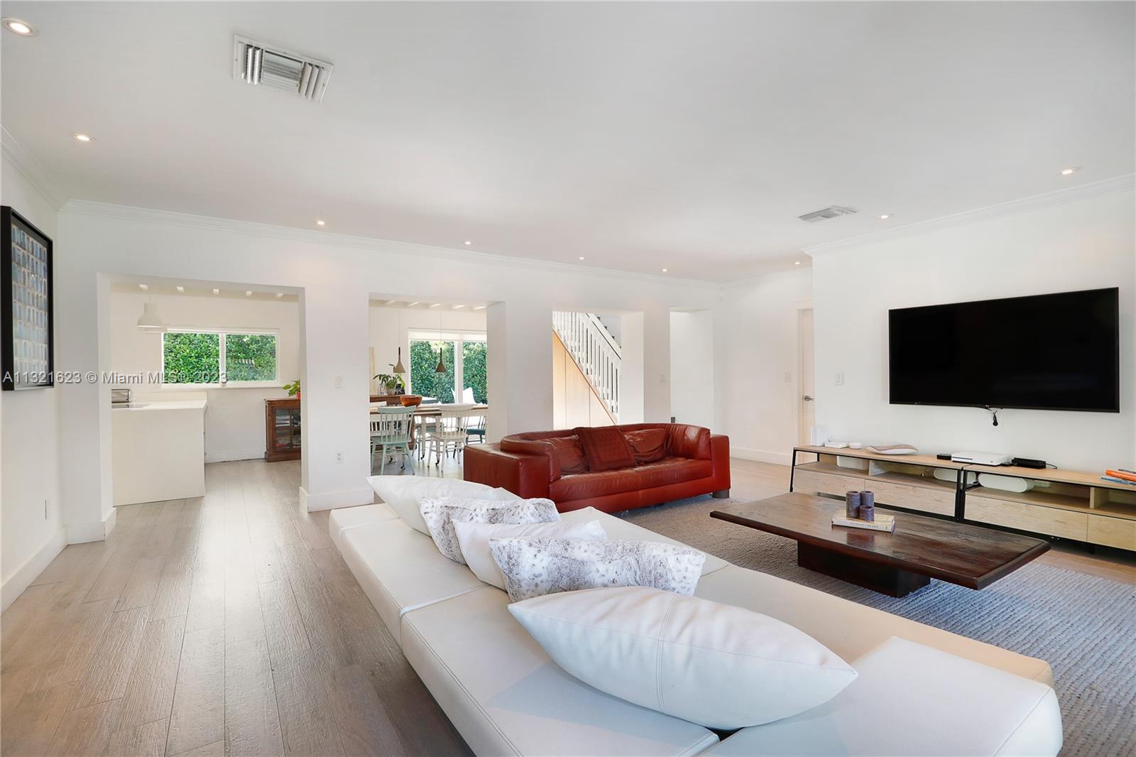 TROPICAL ISLE HOMES SUB 1 - Residential