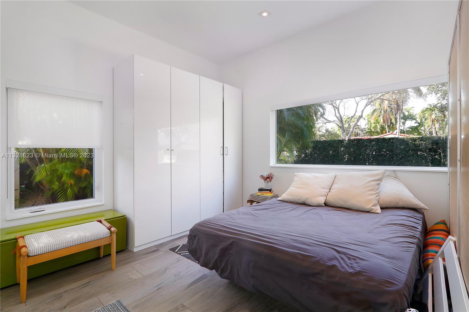 TROPICAL ISLE HOMES SUB 1 - Residential