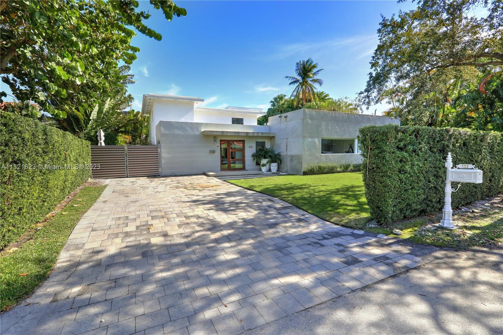 TROPICAL ISLE HOMES SUB 1 - Residential