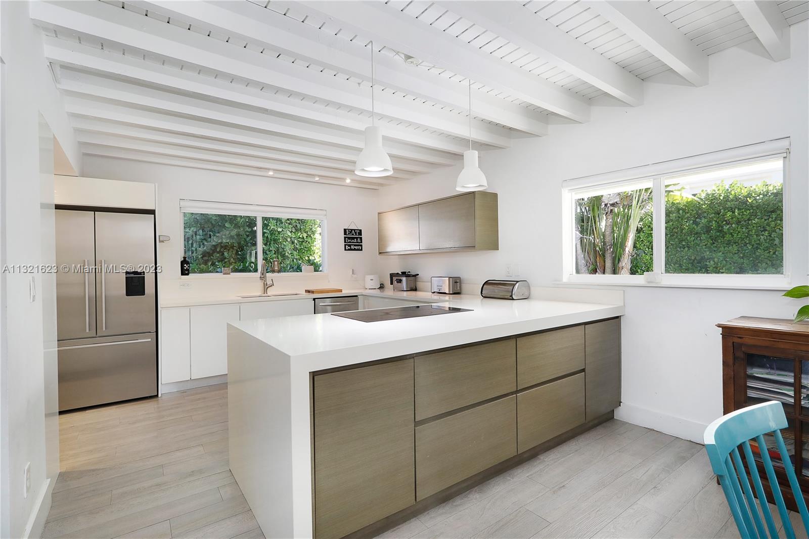 TROPICAL ISLE HOMES SUB 1 - Residential