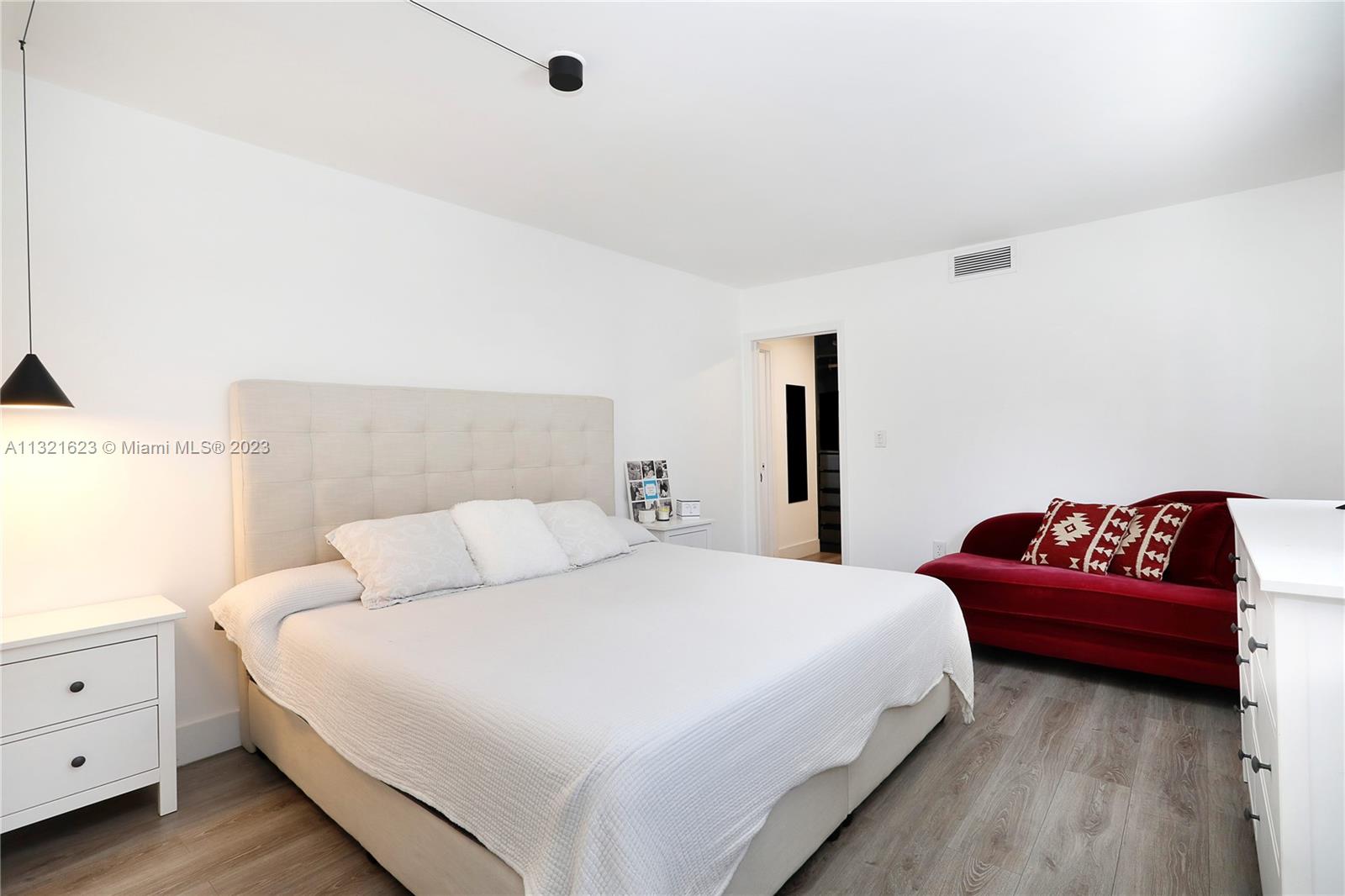 TROPICAL ISLE HOMES SUB 1 - Residential