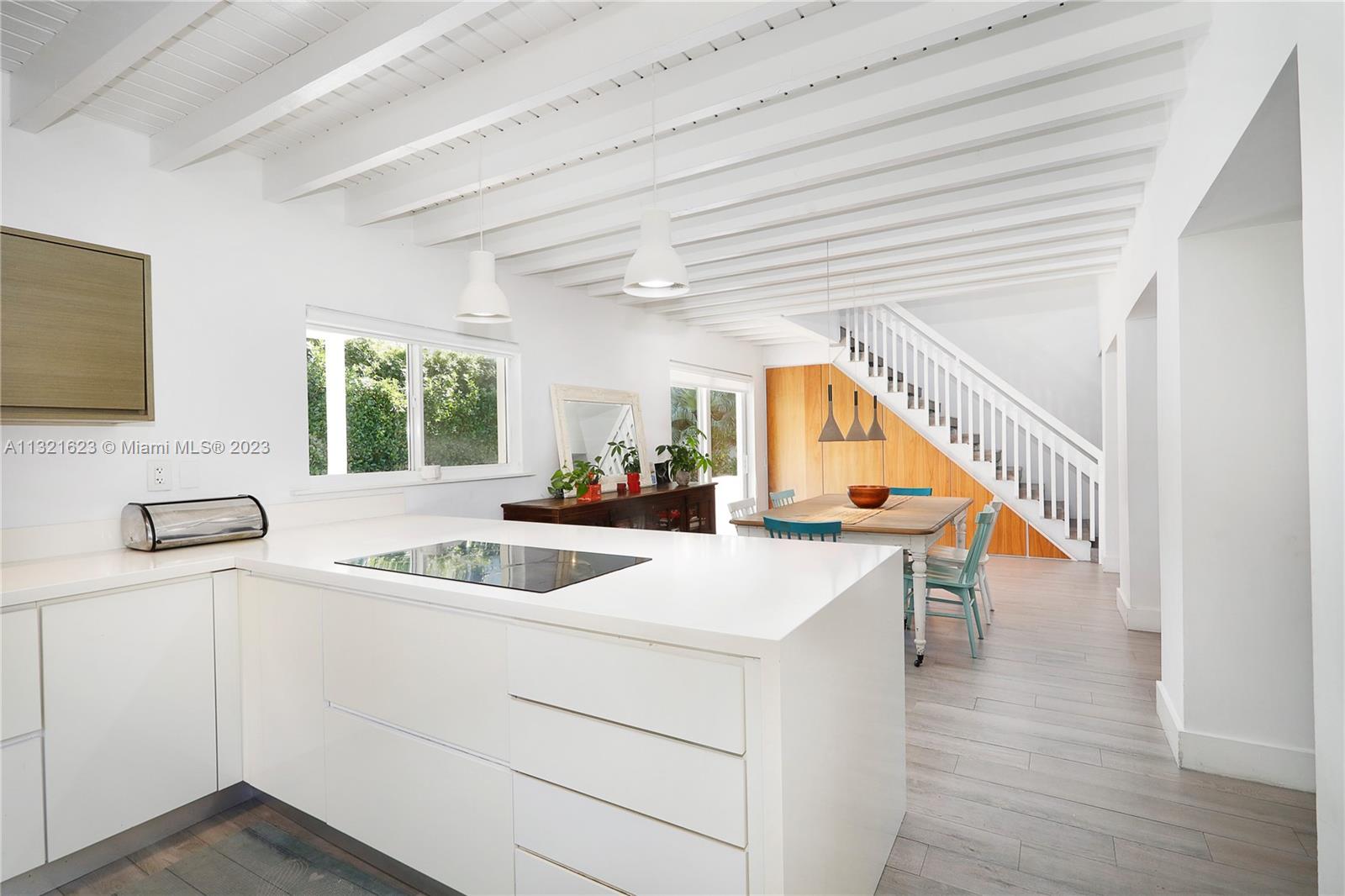 TROPICAL ISLE HOMES SUB 1 - Residential