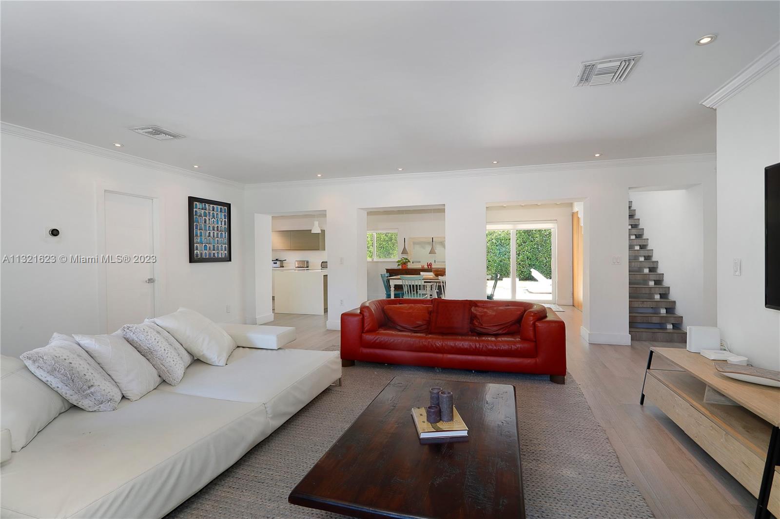 TROPICAL ISLE HOMES SUB 1 - Residential