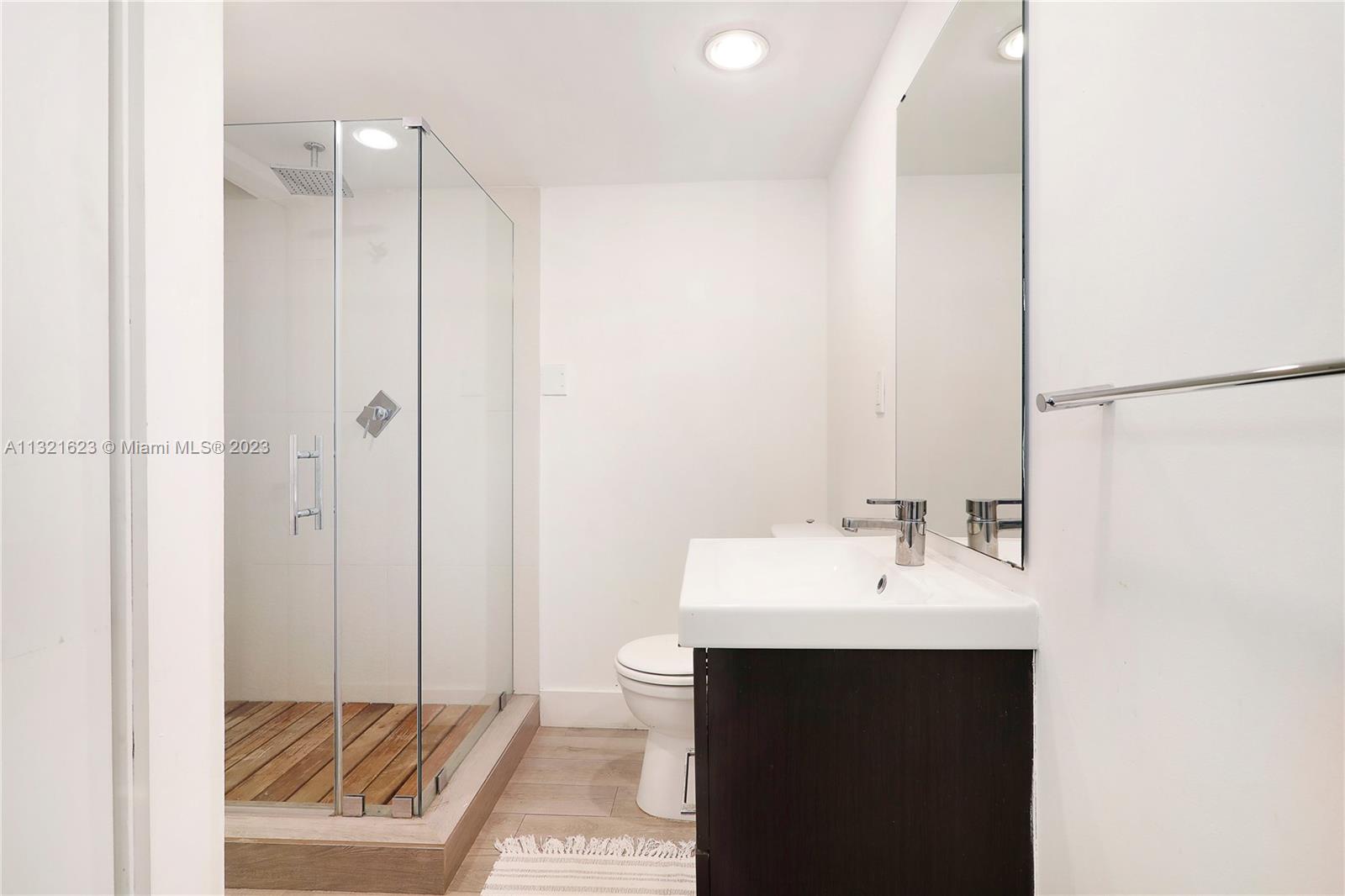 TROPICAL ISLE HOMES SUB 1 - Residential