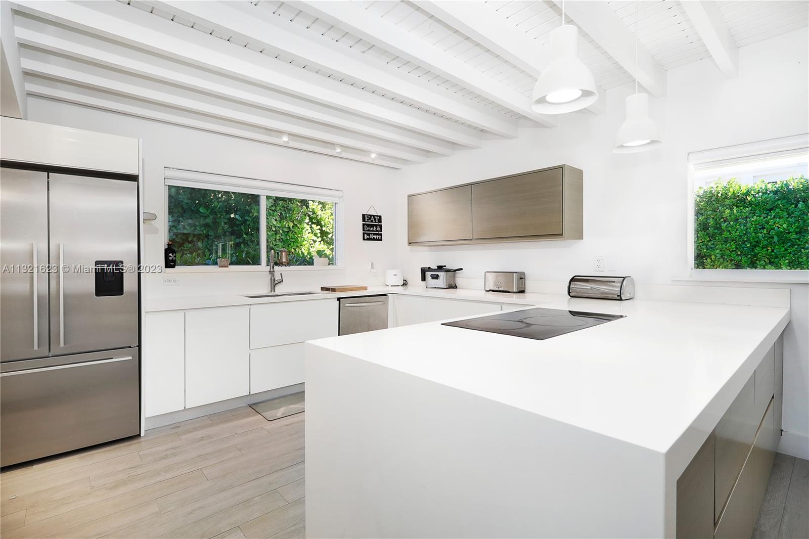 TROPICAL ISLE HOMES SUB 1 - Residential