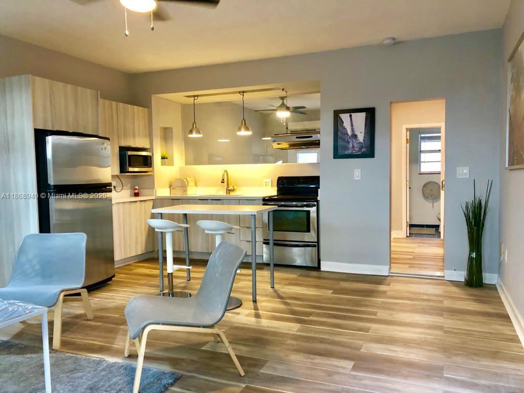 1325 Meridian Ave 5
