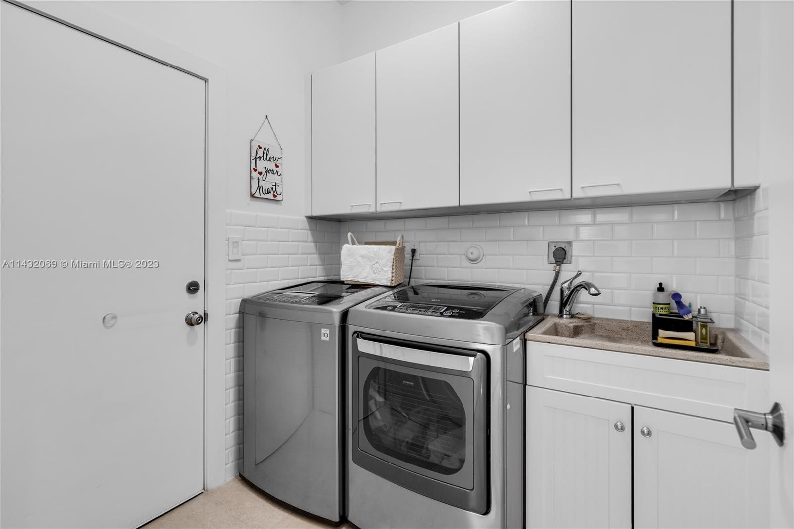 THE COURTYARDS AT THE POI - Residential