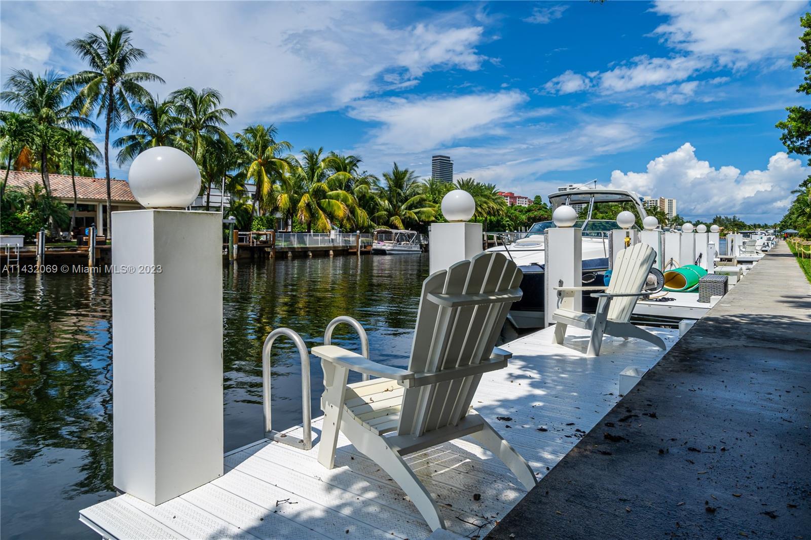 THE COURTYARDS AT THE POI - Residential