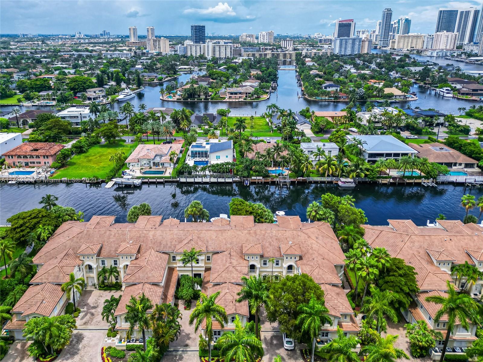 THE COURTYARDS AT THE POI - Residential