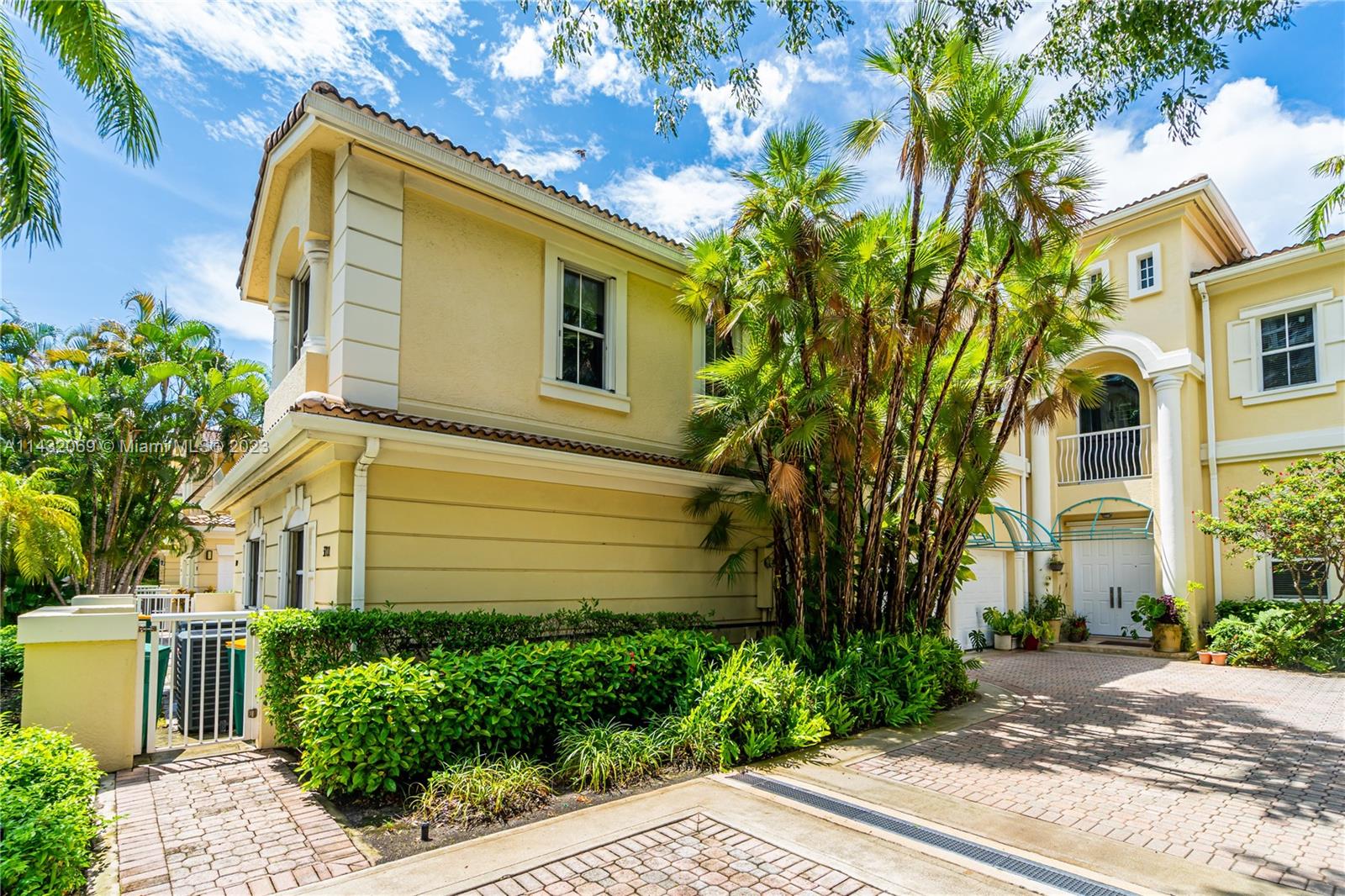 THE COURTYARDS AT THE POI - Residential