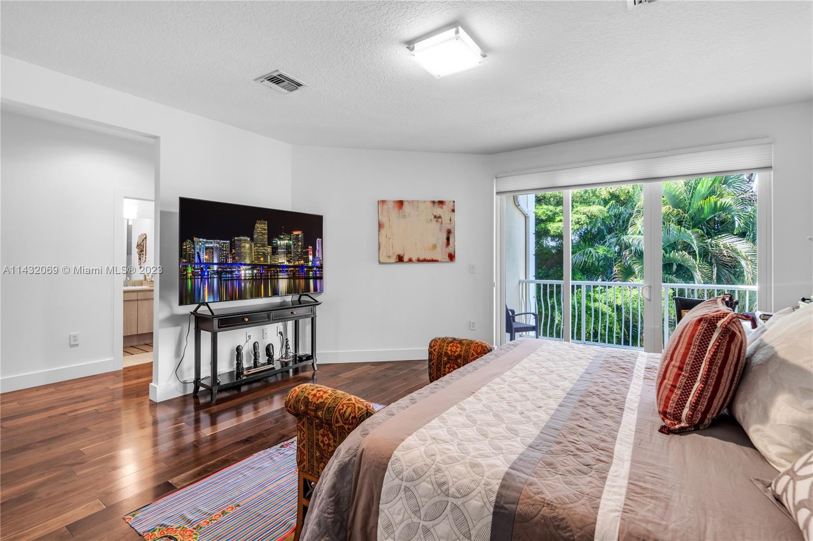 THE COURTYARDS AT THE POI - Residential