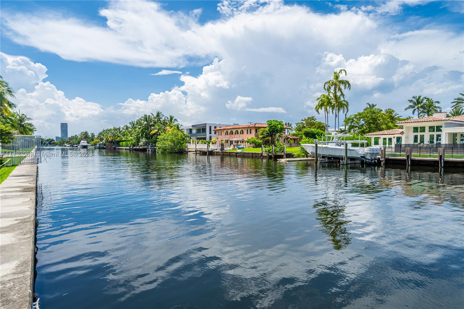 THE COURTYARDS AT THE POI - Residential
