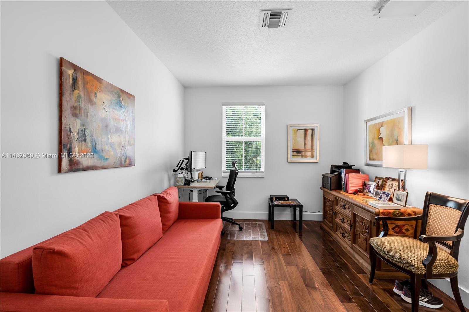 THE COURTYARDS AT THE POI - Residential