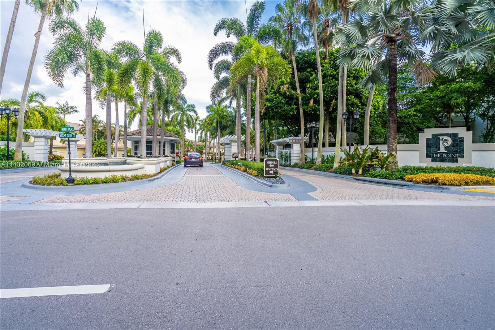 THE COURTYARDS AT THE POI - Residential