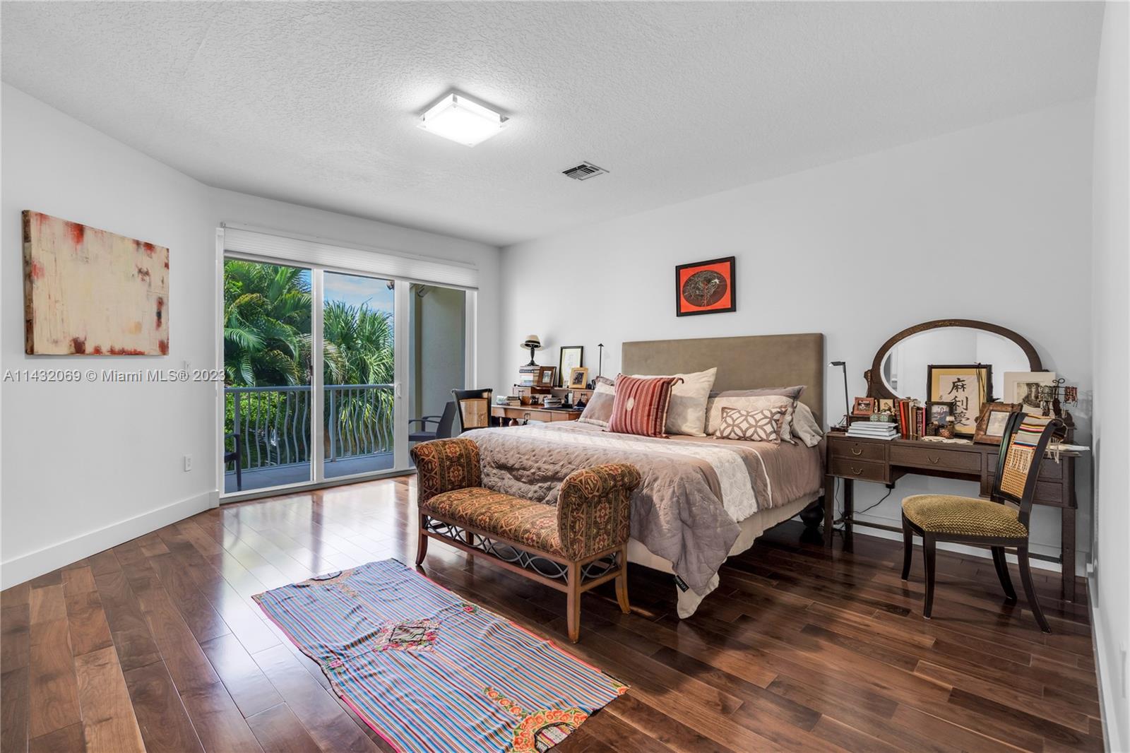 THE COURTYARDS AT THE POI - Residential