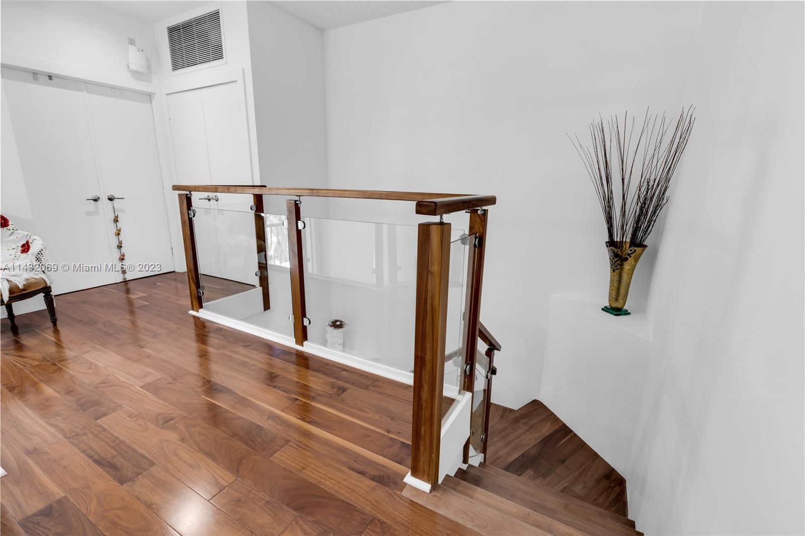 THE COURTYARDS AT THE POI - Residential