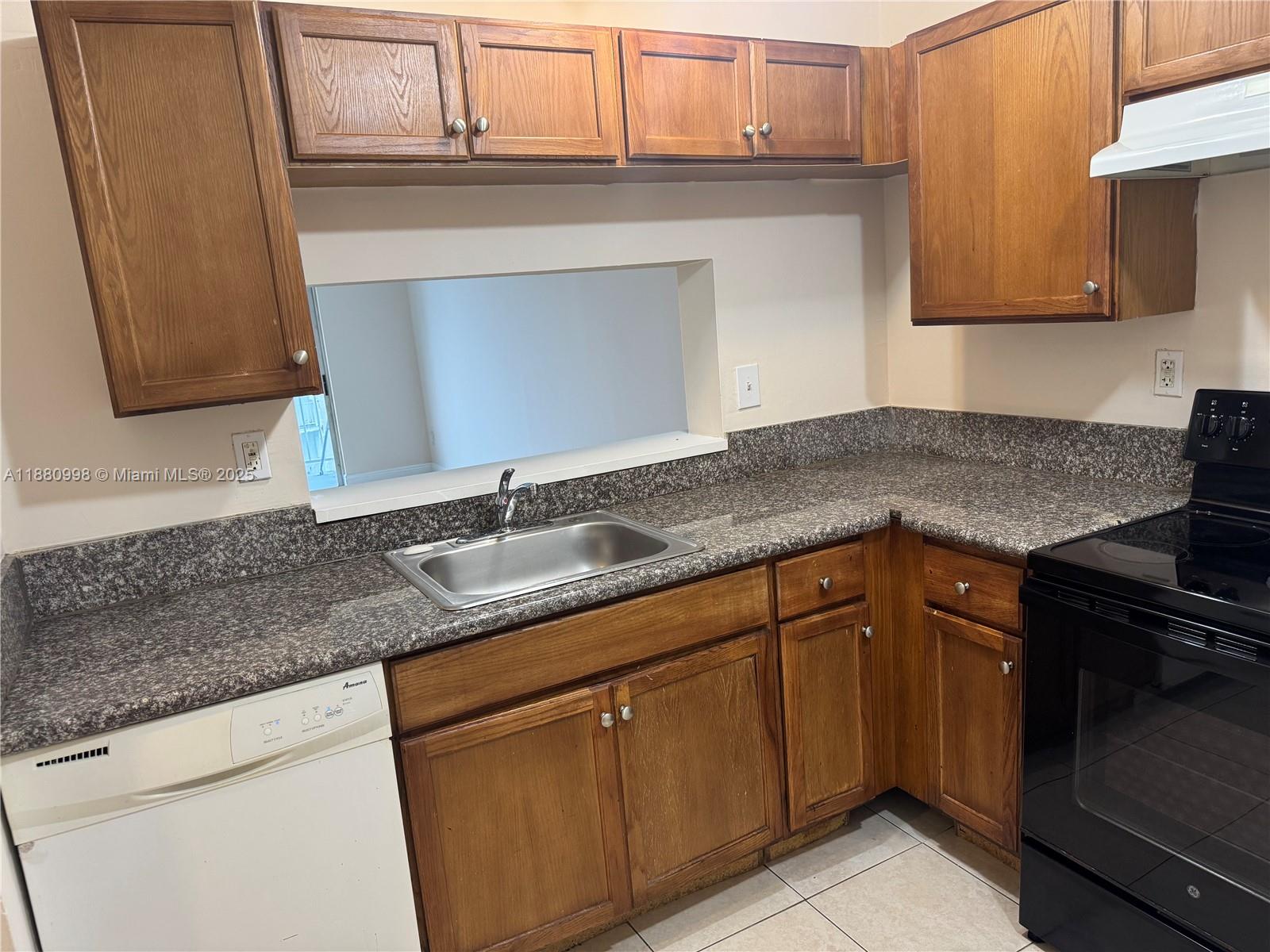 MONTECARLO CONDO - Residential