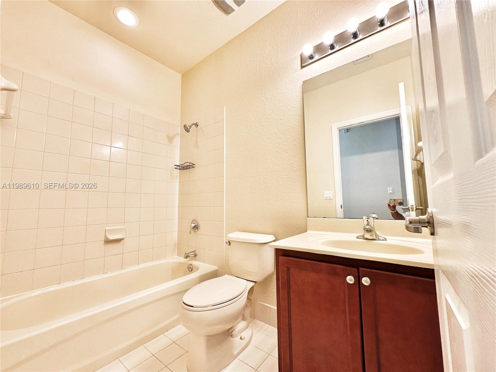 ST MORTIZ AT DORAL CONDO - Residential Lease