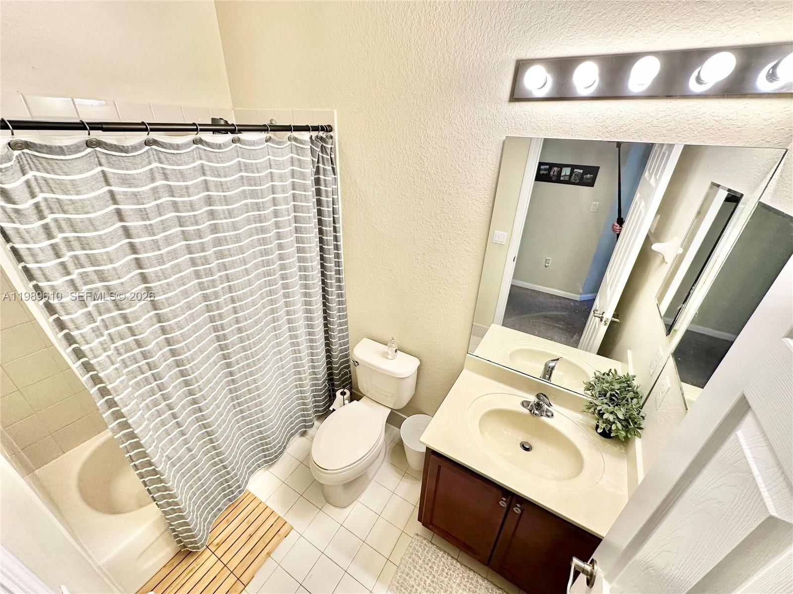 ST MORTIZ AT DORAL CONDO - Residential Lease