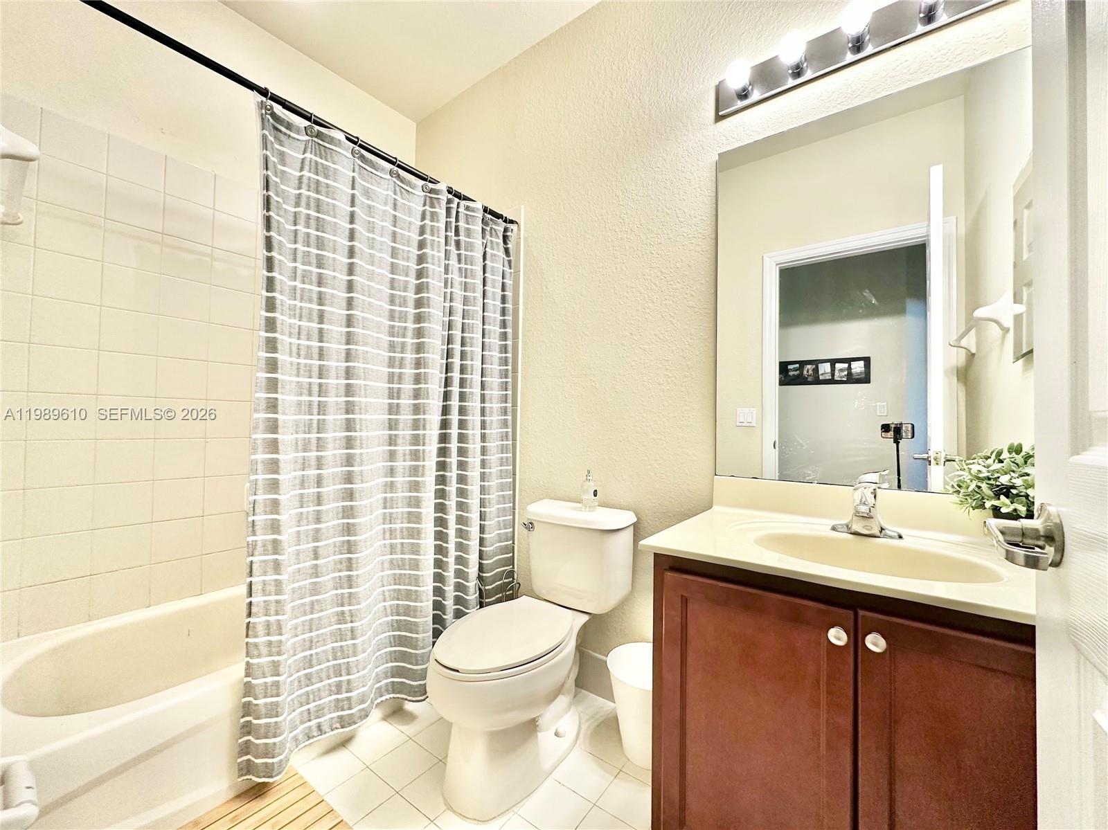 ST MORTIZ AT DORAL CONDO - Residential Lease