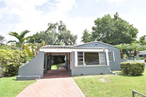 Single Family Residence in Miami FL 5779 42nd St St.jpg