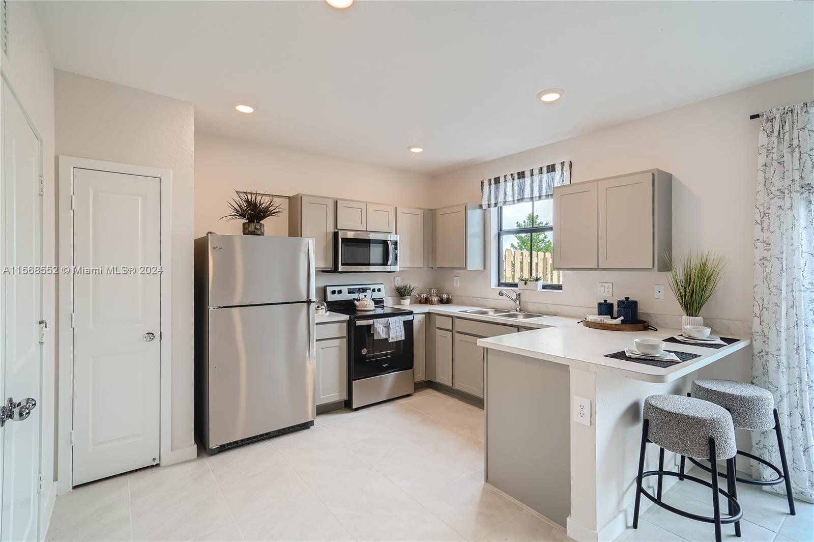 Palm Cay - Residential