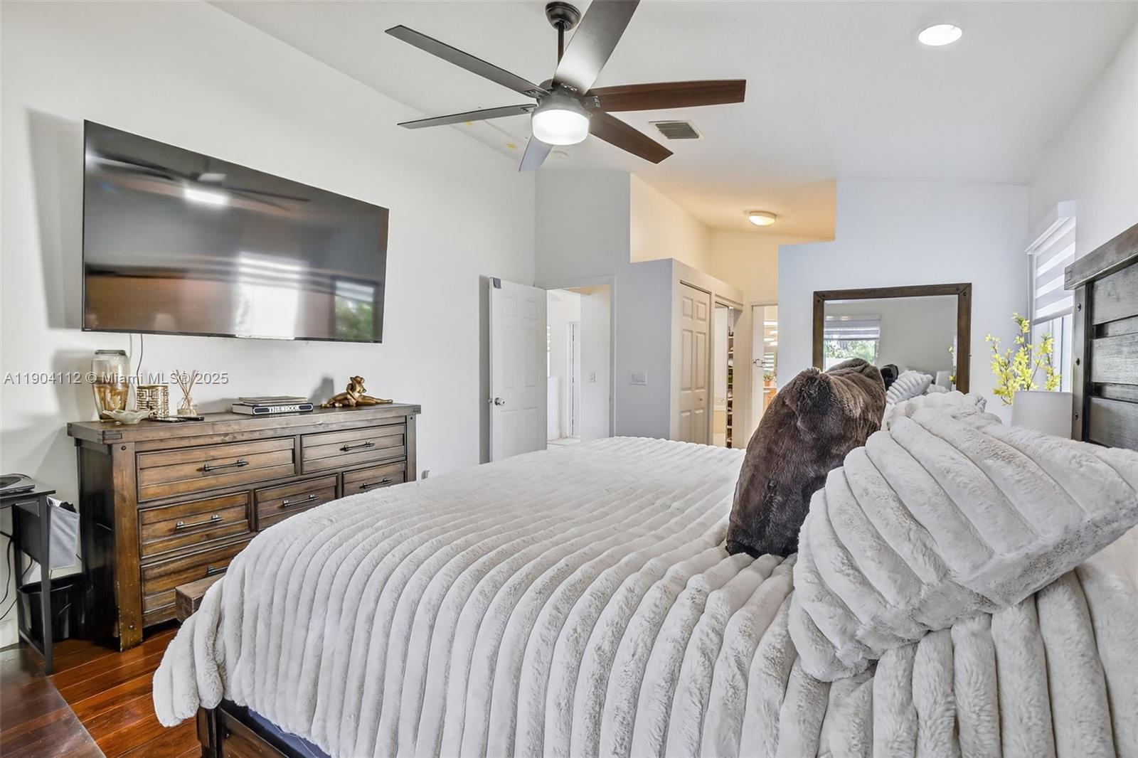 VULCAN MATERIALS COMPANY - Residential Lease