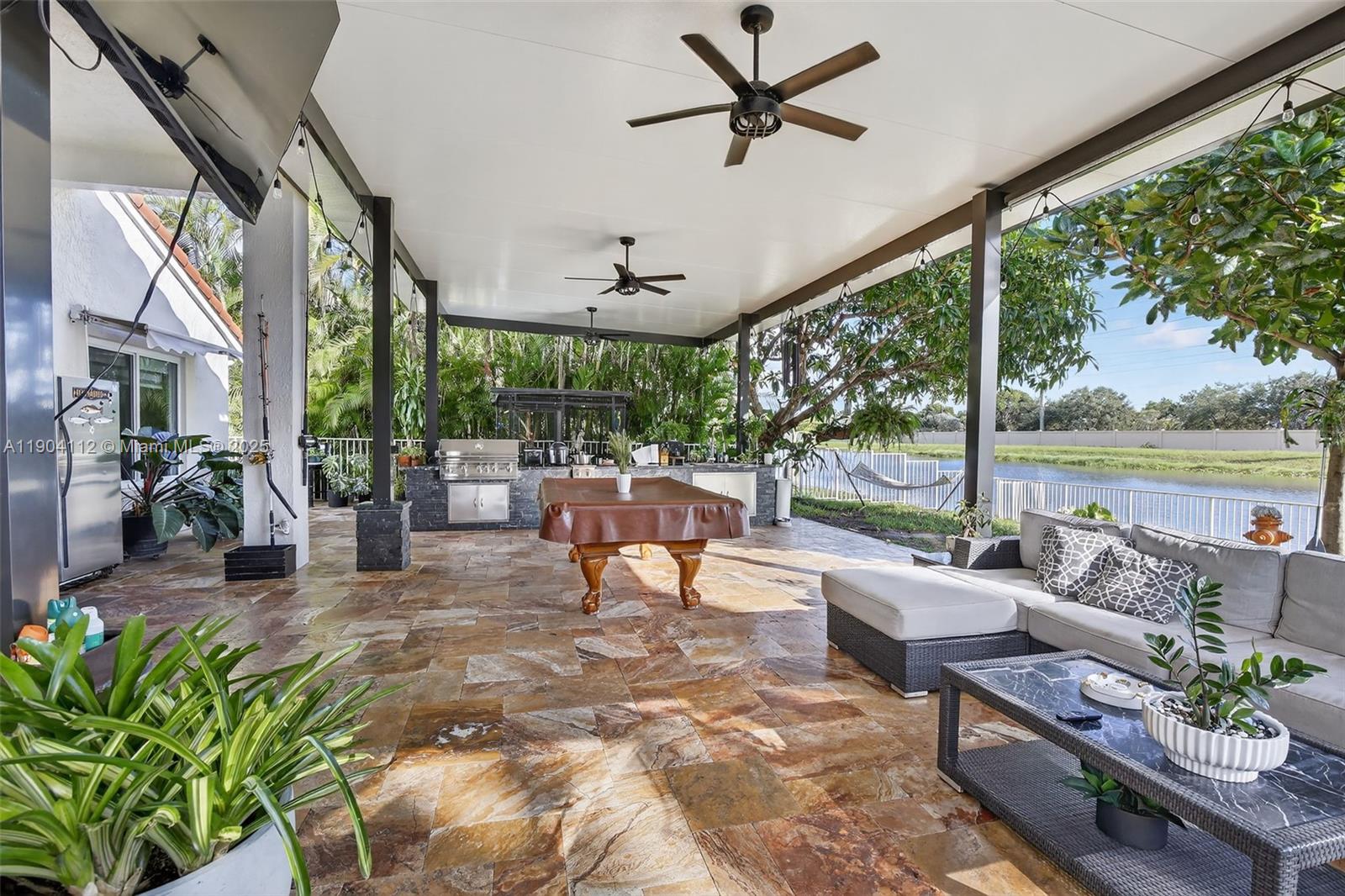 VULCAN MATERIALS COMPANY - Residential Lease