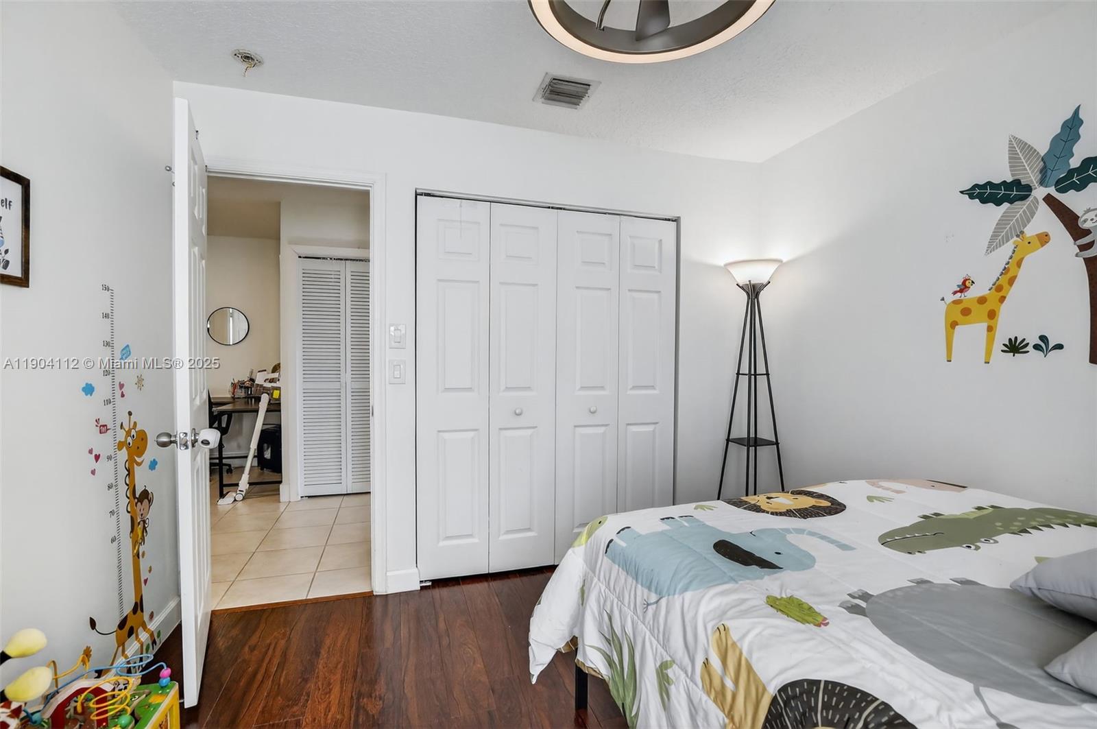 VULCAN MATERIALS COMPANY - Residential Lease