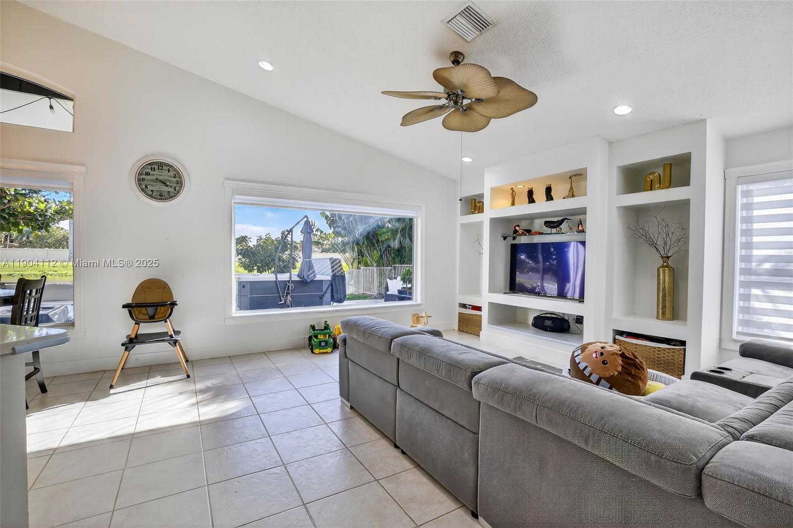 VULCAN MATERIALS COMPANY - Residential Lease